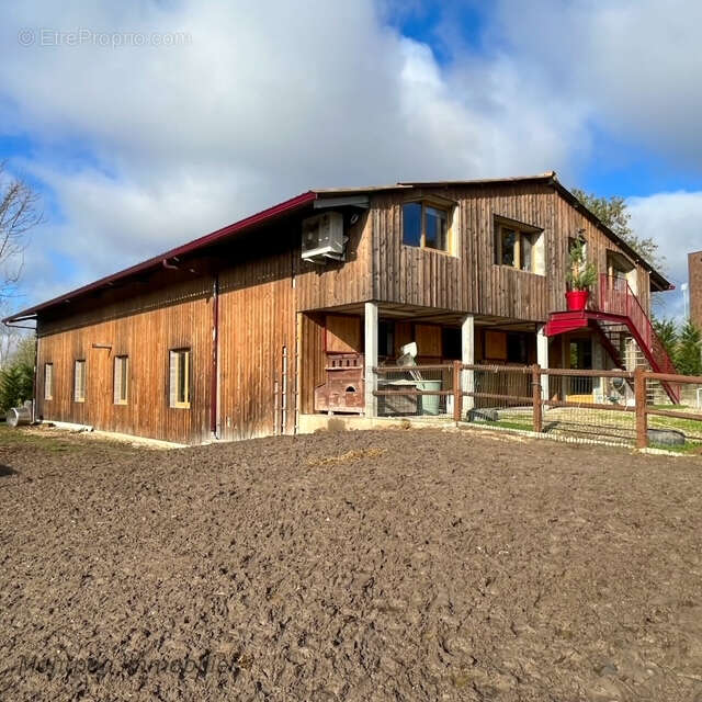 Maison à SAINT-GERAUD-DE-CORPS