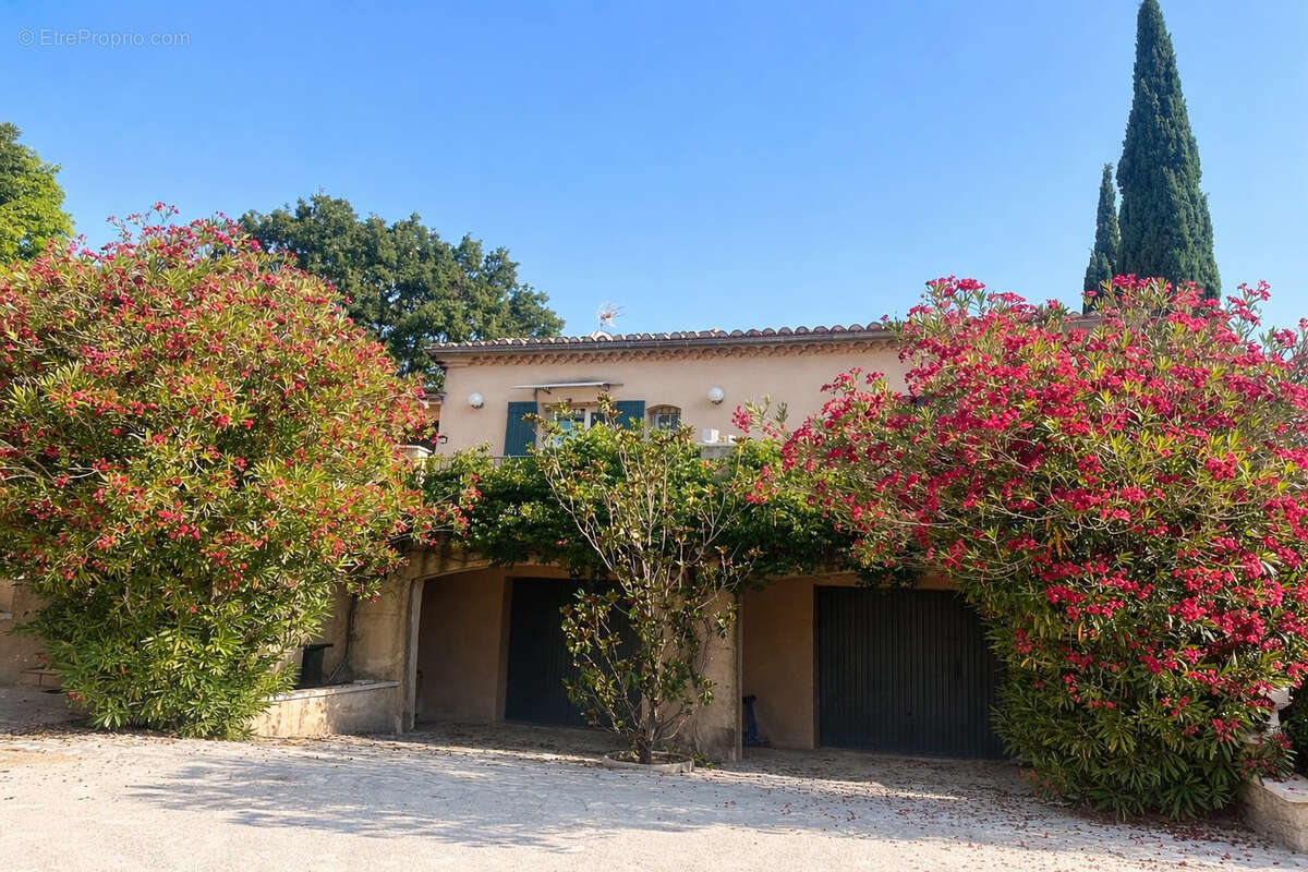 Maison à SUZE-LA-ROUSSE