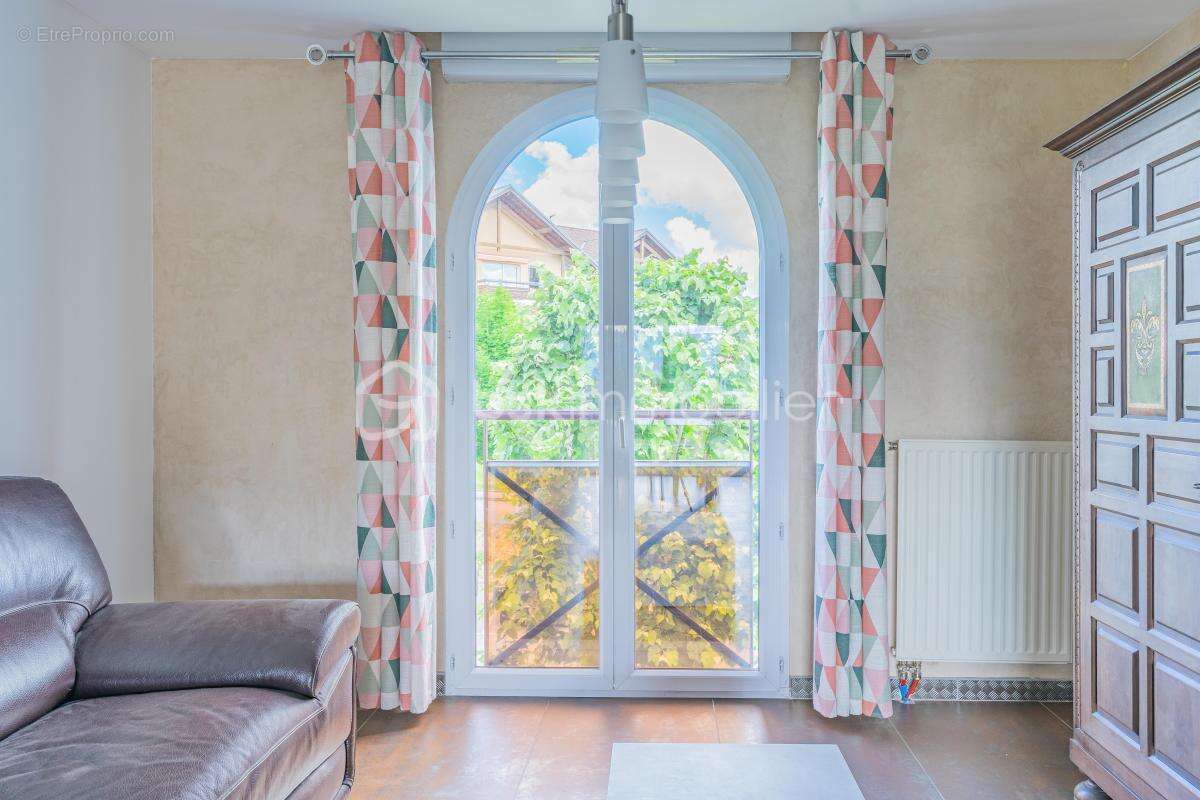 Appartement à POISY