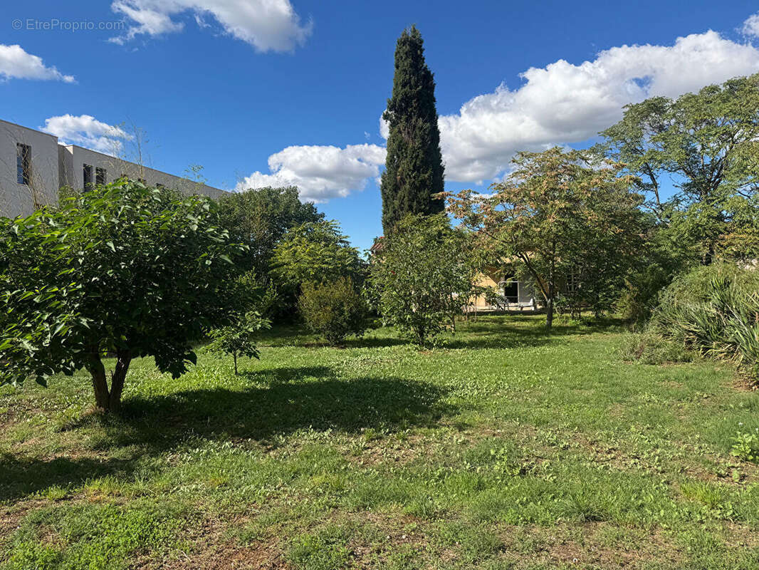 Sous compromis aix les milles maison 73m² + dependances - photo 3