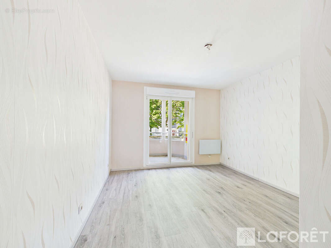 SAINT LOUIS  bel appartement 4 pièces avec cave et garage - photo 4