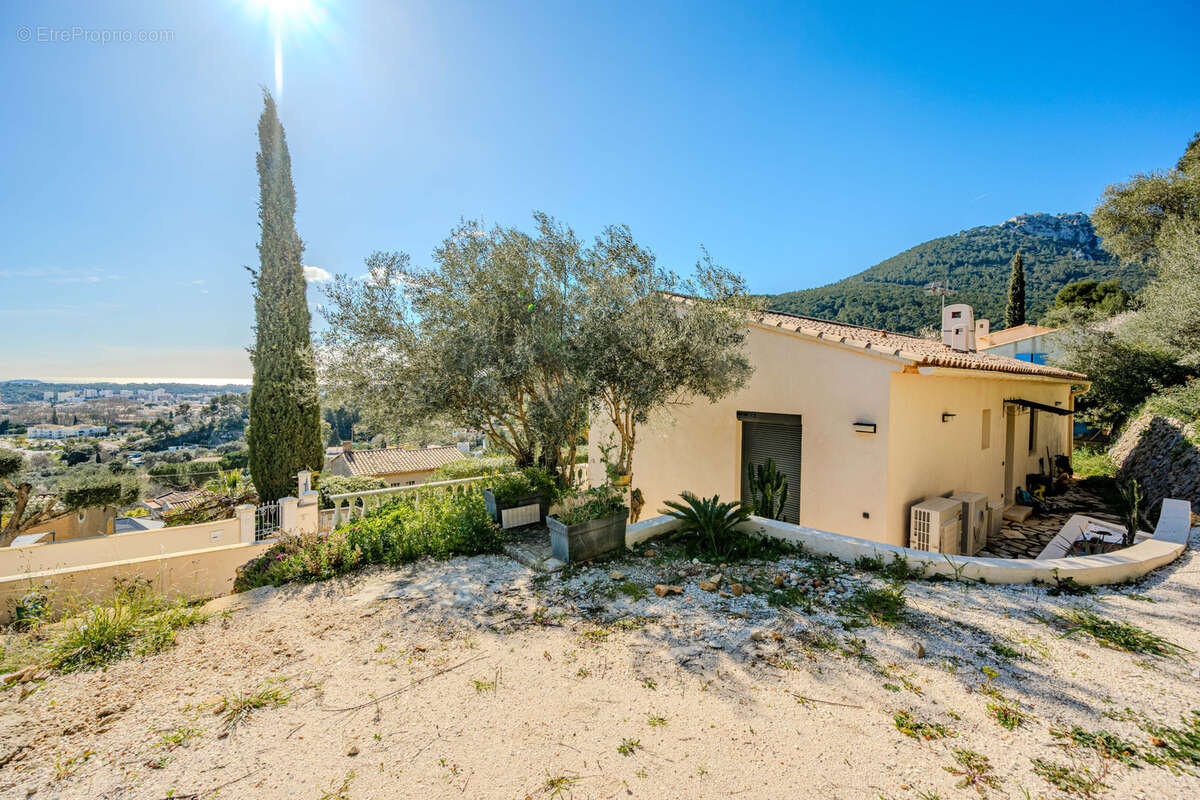 Maison à LA VALETTE-DU-VAR