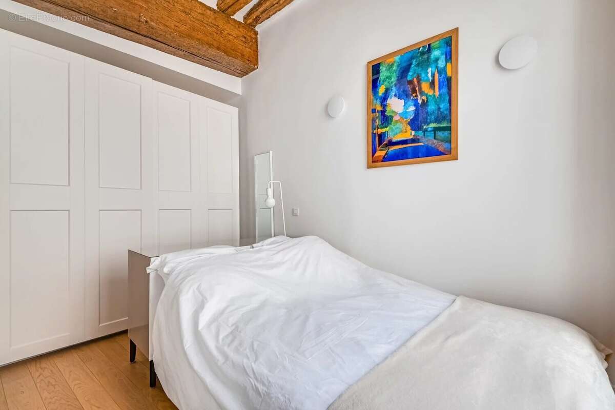 Appartement à PARIS-4E