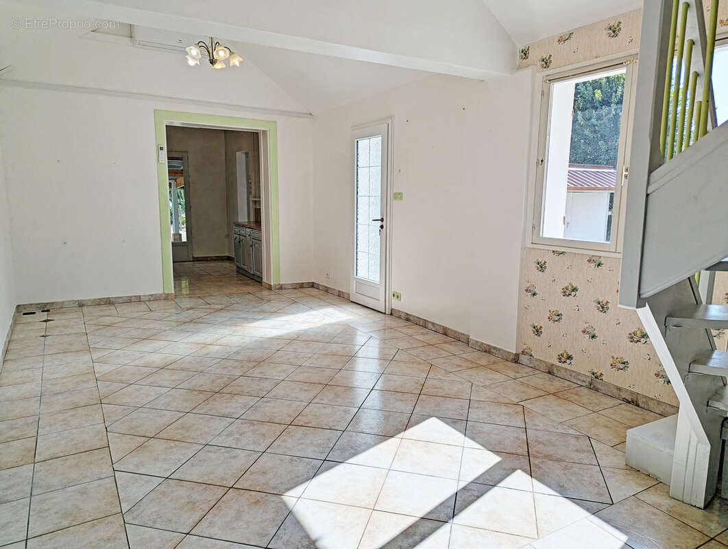 Maison familiale proche zone commerciale - photo 6