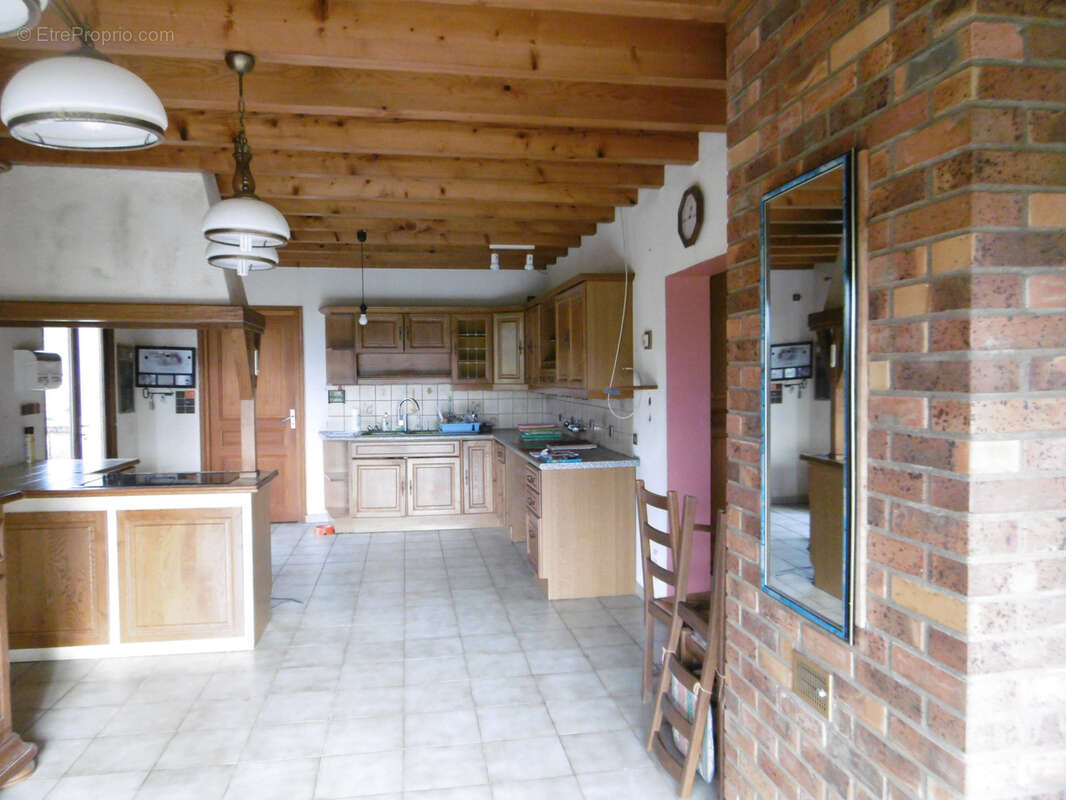 Maison à SAINT-JULIEN-DE-CIVRY