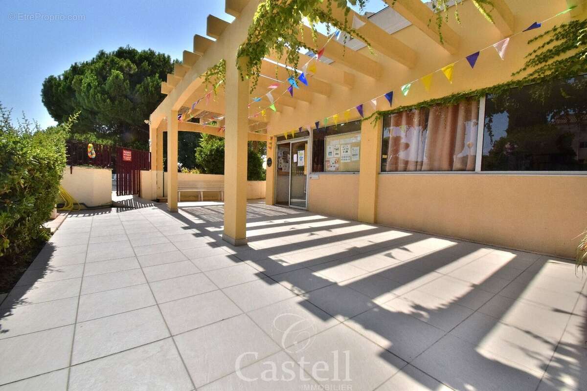 Magnifique appartement rénové en rez de jardin, à quelques pas du port.... - photo 14