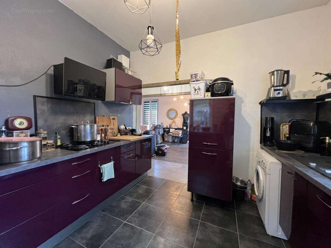 Maison à DECAZEVILLE