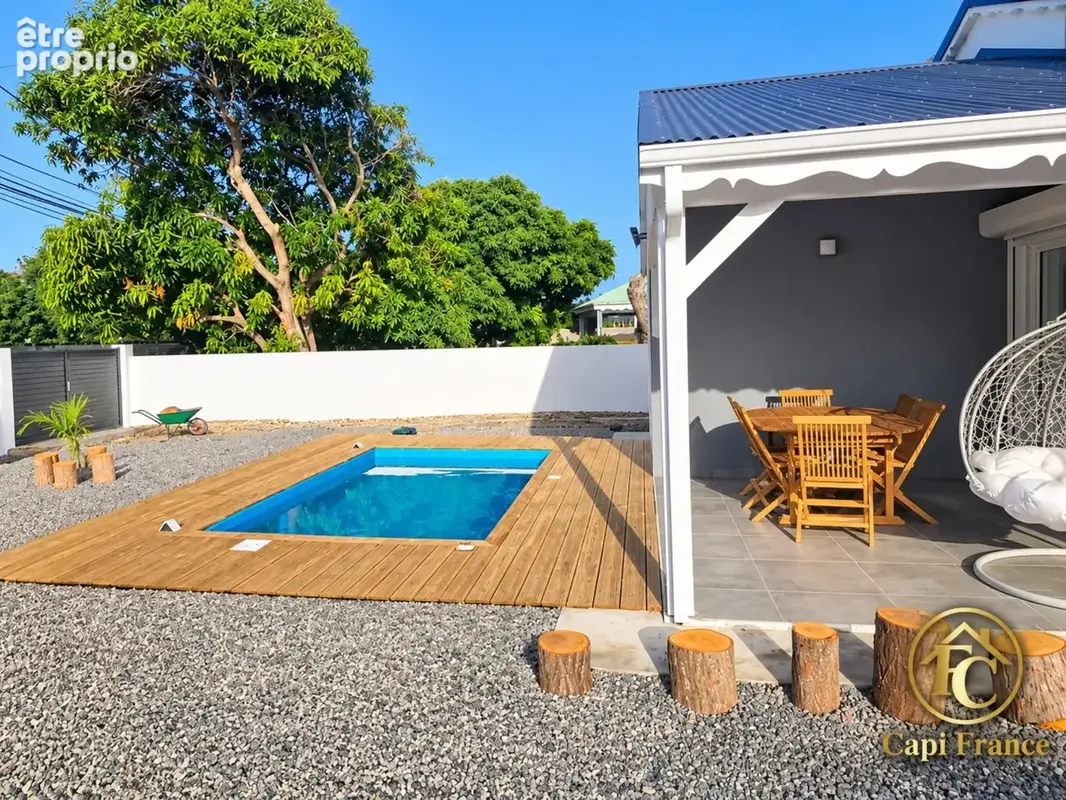 Exclusivité – ensemble immobilier de 2 villas t3 avec piscines privatives – saint-françois - photo 2