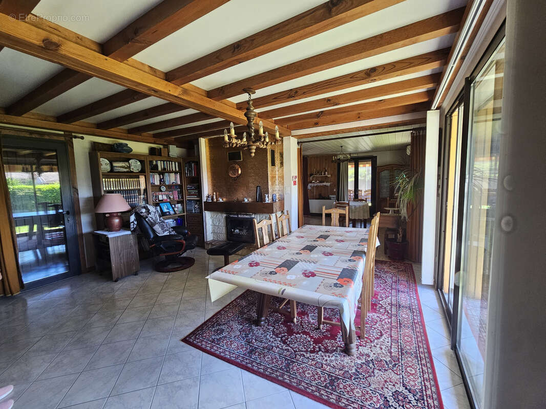 Maison à SAINT-JULIEN-EN-BORN
