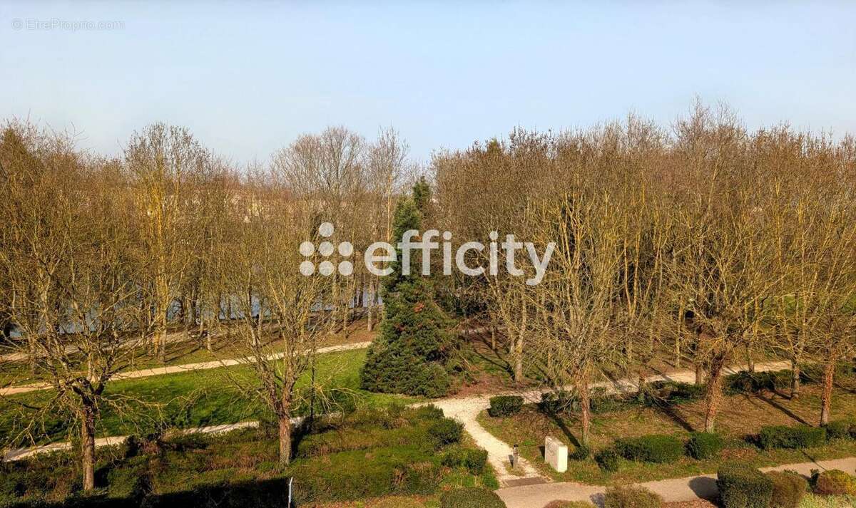 Appartement à LOGNES