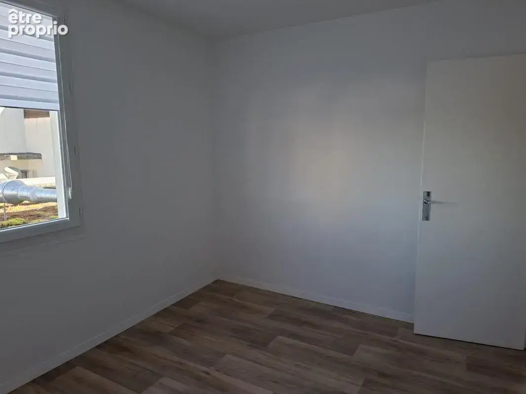 Trappes centre – appartement t5 rénové avec balcon – proche gare - photo 15