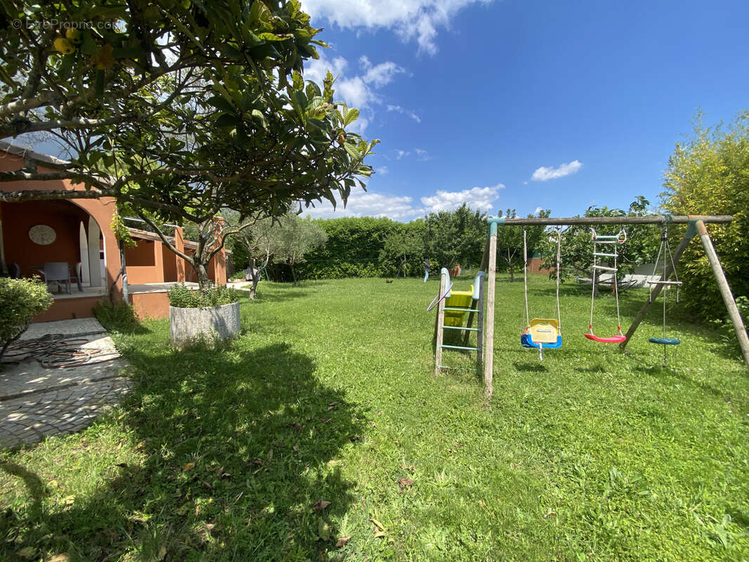 Maison à MONTELIMAR