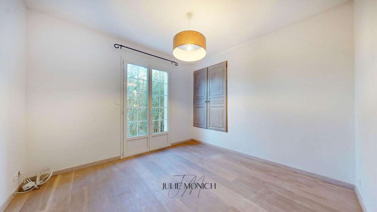 MAISON DE PLAIN-PIED 4 FACES - Produit rare aux prestations de standing - photo 14
