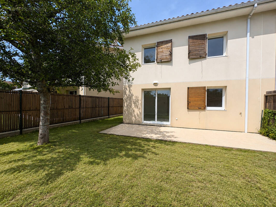 Maison à LEOGNAN