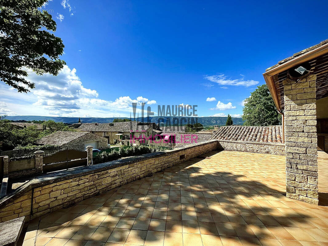Maison à GORDES