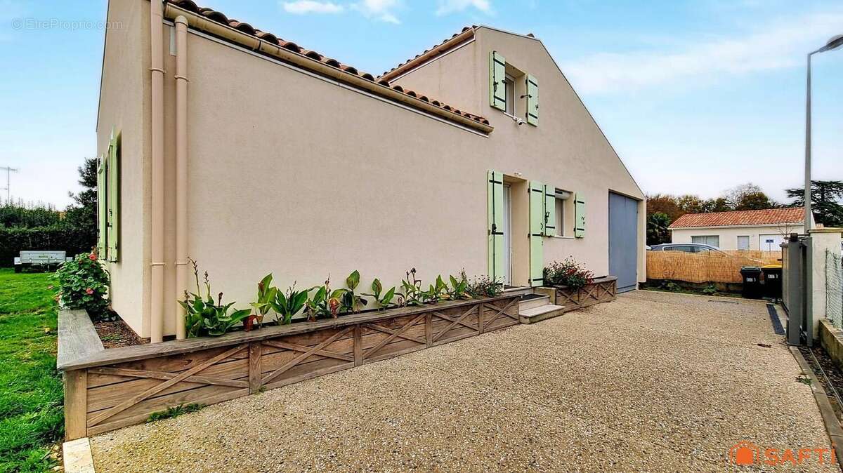 Photo 3 - Maison à MORTAGNE-SUR-GIRONDE