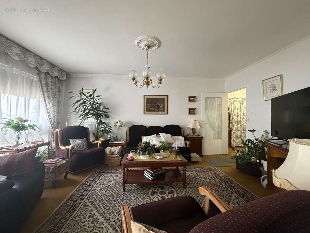 Appartement à HOUILLES