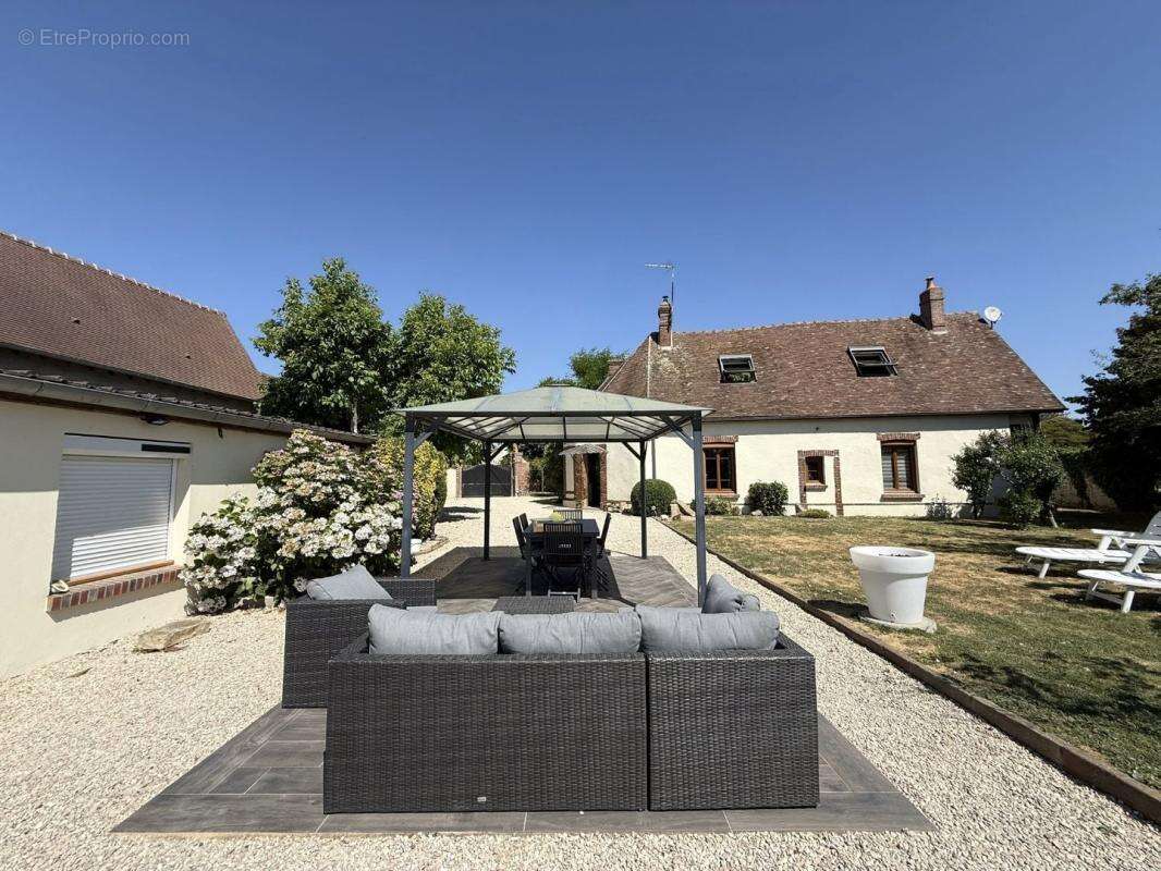 Maison 170 m² à Serazereux  - photo 2