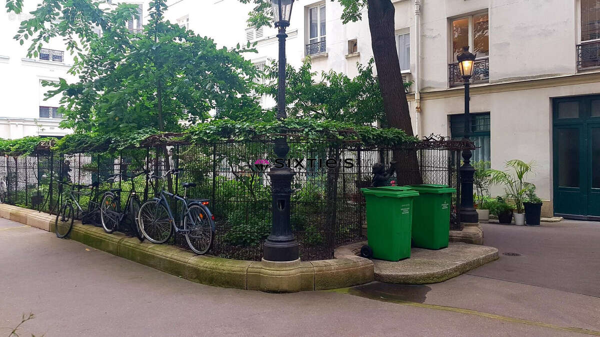 Commerce 35 m² à Paris-17e  - photo 5