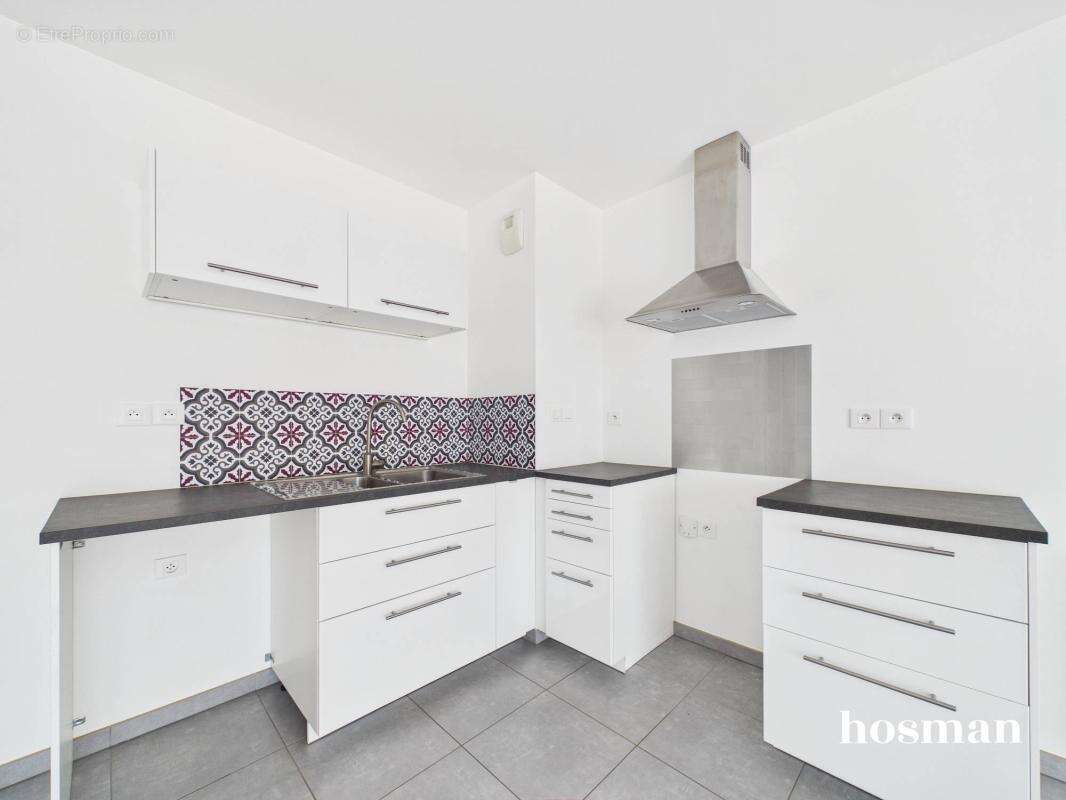 Ravissant appartement T3 de 63,67 m2 au dernier étage, terrasse de 31 m2, 2 places de stationnement et cave - Quartier La Grammo - photo 11