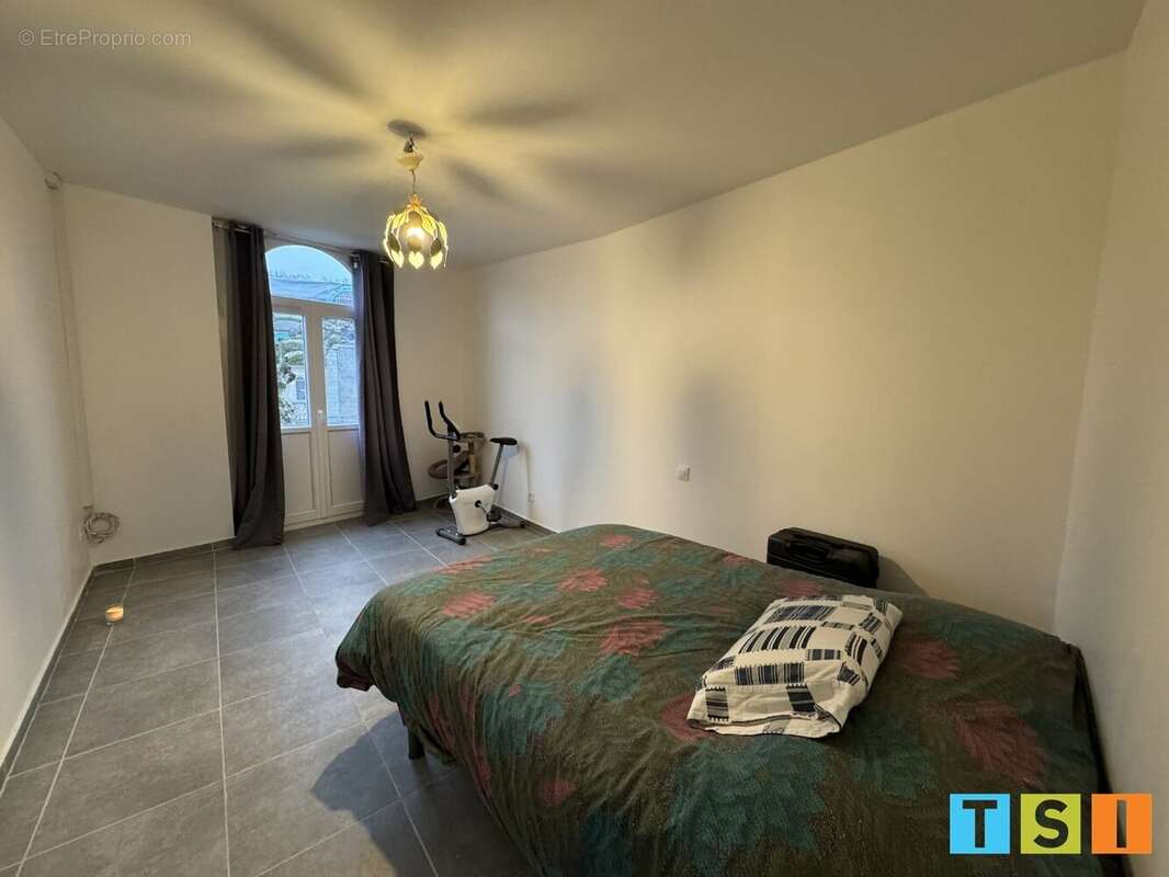 Au cur de Miramont-de-Comminges - ensemble immobilier - maison de caractère de 135 m² - vaste local commercial 100 m² sur 593m² - photo 24