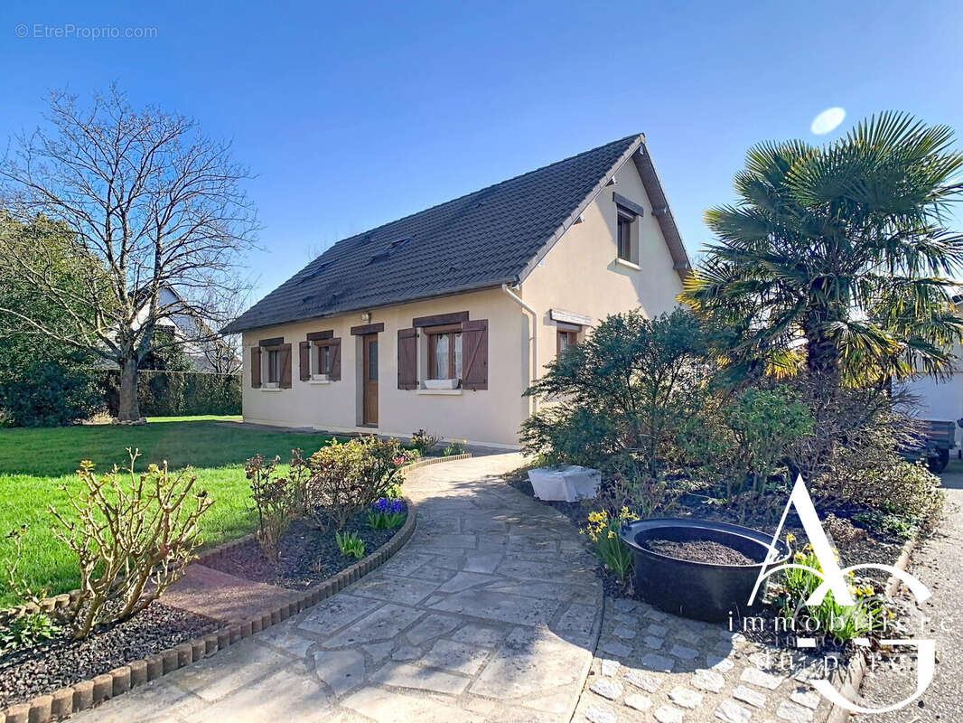 Maison à PETIVILLE