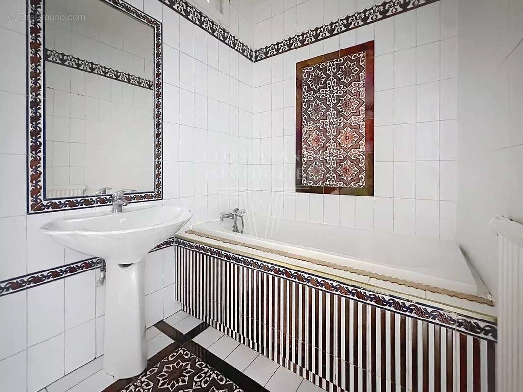 Appartement à PARIS-8E