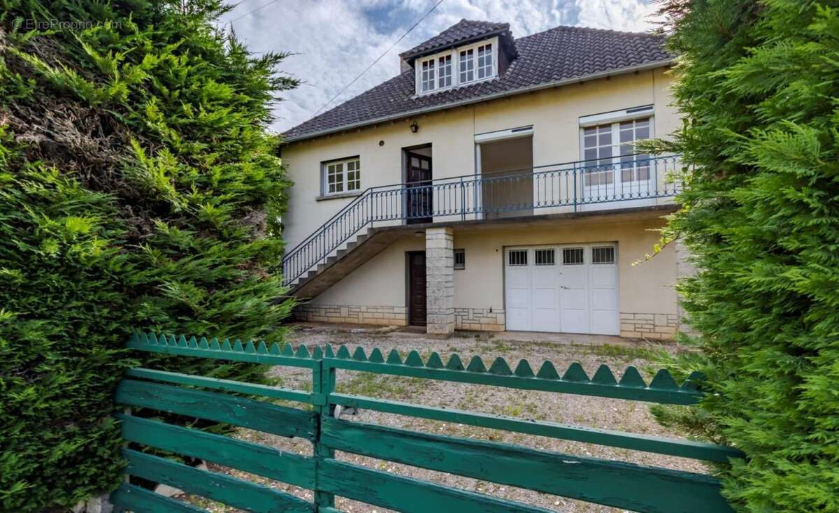 Maison à TERRASSON-LAVILLEDIEU