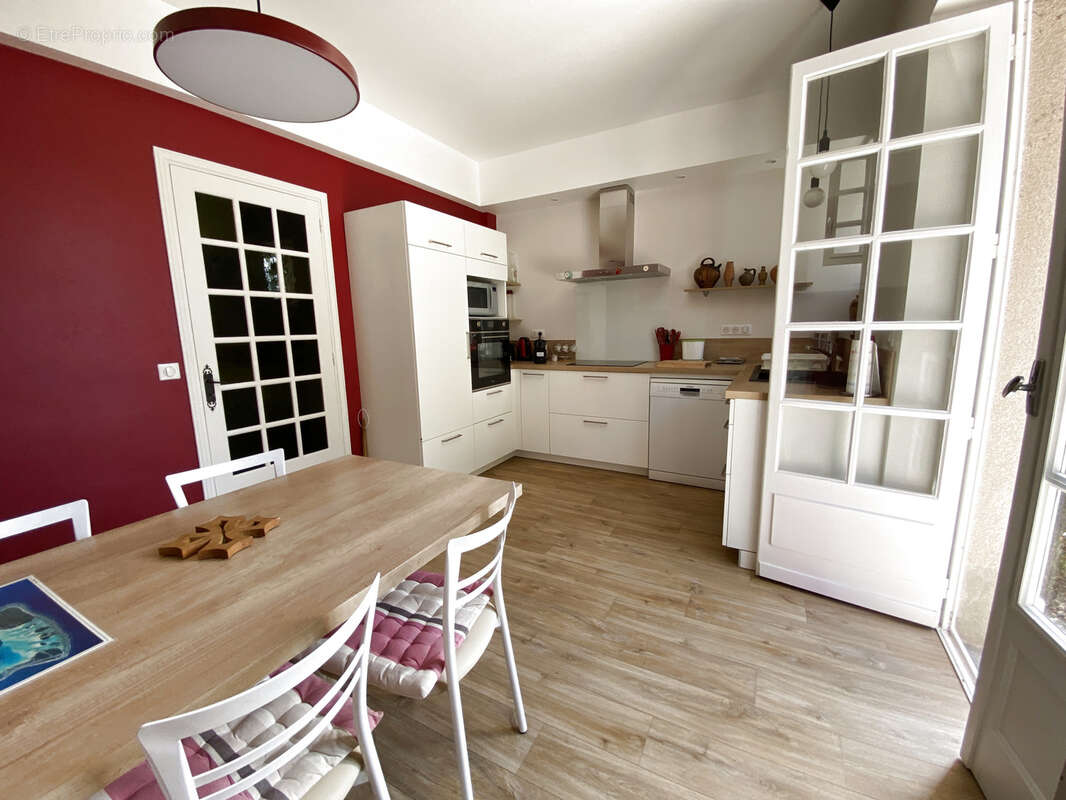 Maison à LATRONQUIERE