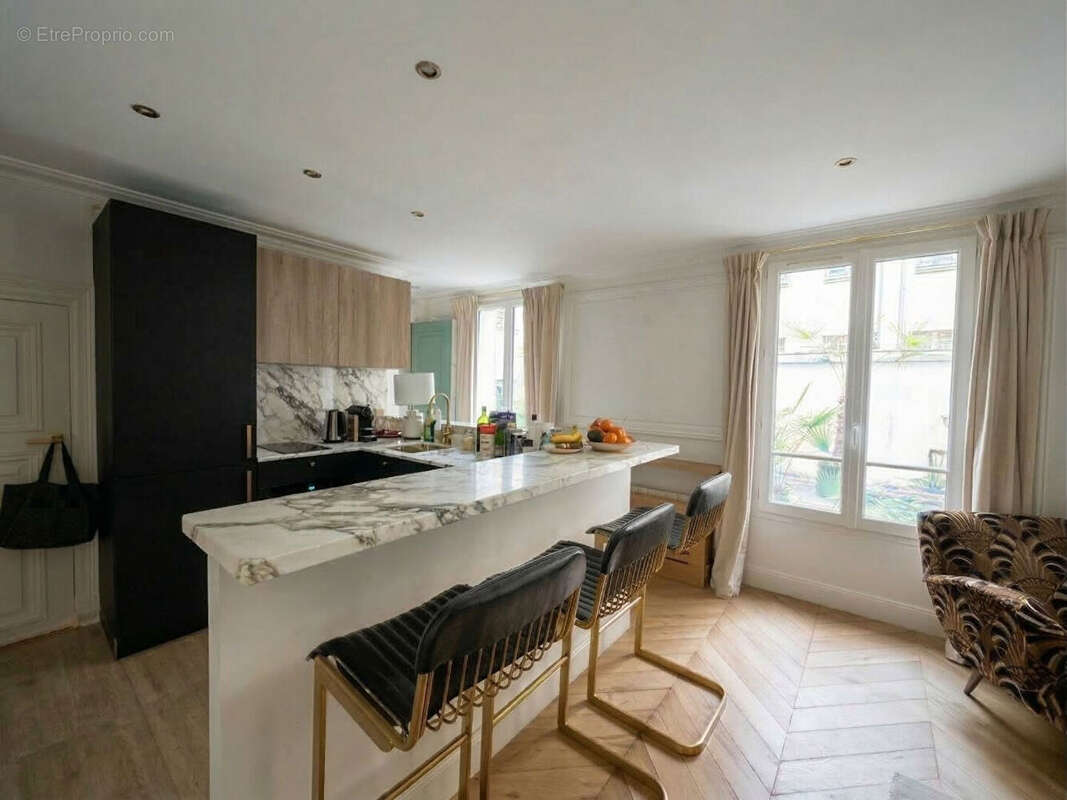 Appartement à PARIS-6E
