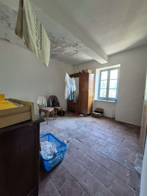 A 10 mns de lagrasse, caunettes en val, maison de village sur 2 niveaux avec grande remise - photo 5