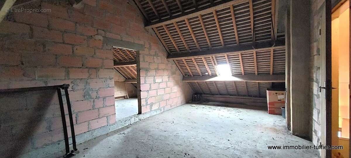 Maison à SAVIGNE-L&#039;EVEQUE