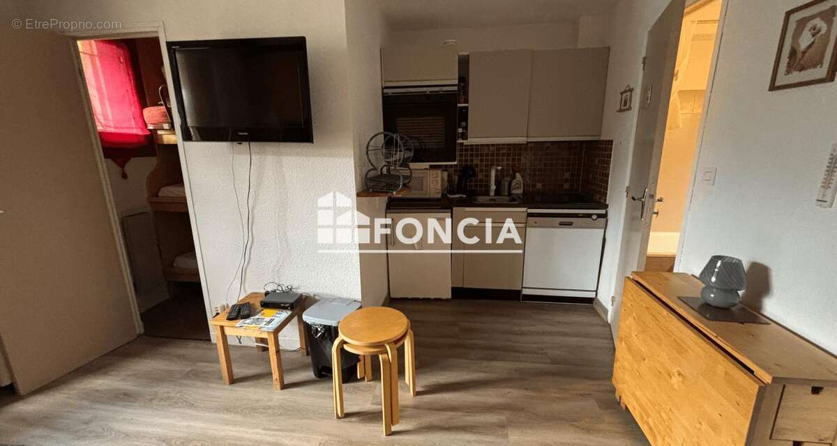 Allos, le seignus, coquet studio cabine situe dans une residence avec acces a pieds au centre et aux ski, chaleureux et fonction - photo 2