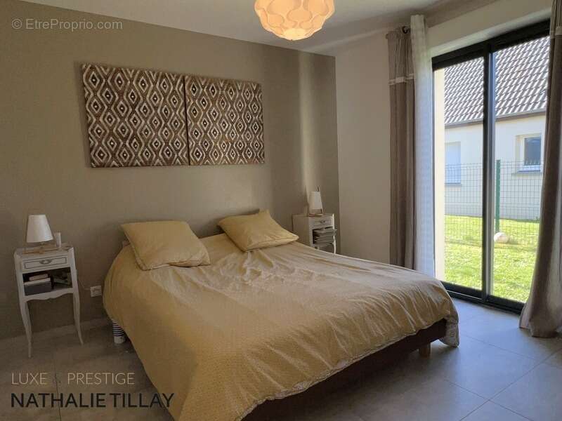 Maison à SAINT-JEAN-DE-BRAYE