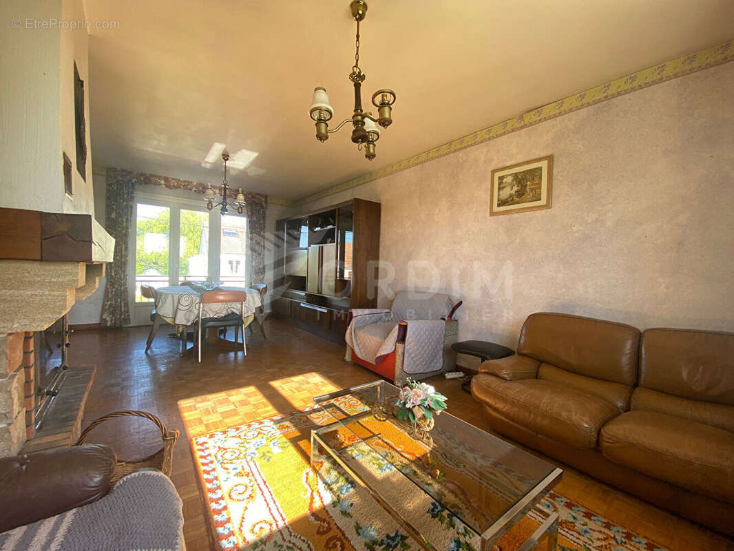 Maison à CHAMPIGNELLES