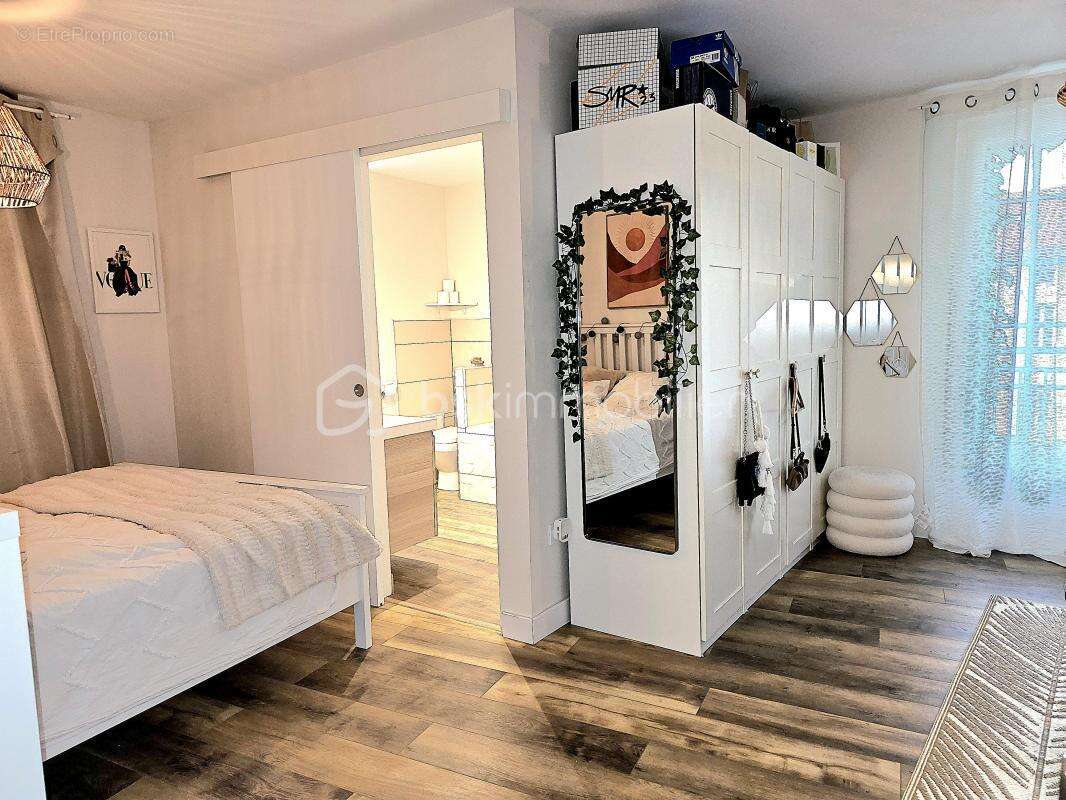 Maison à VILLARDONNEL