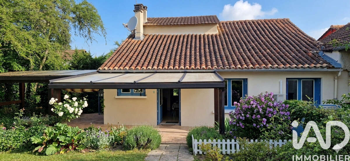 Maison 104 m² à Vallereuil  - photo 2
