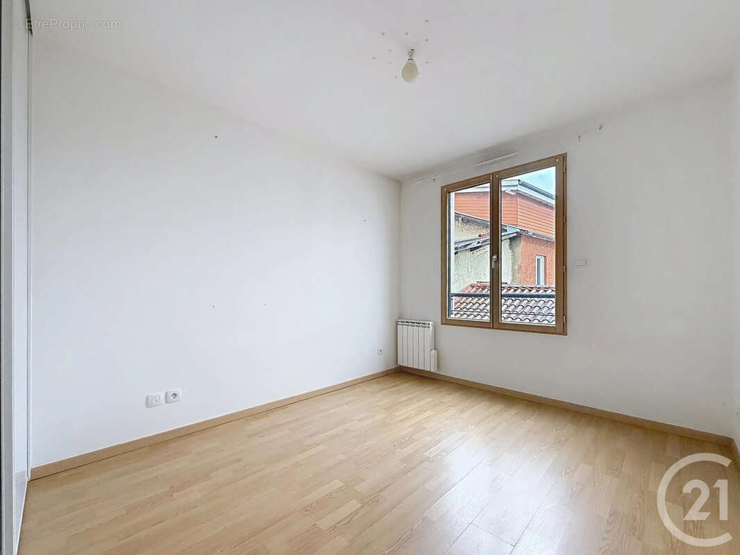 Appartement à SATHONAY-CAMP