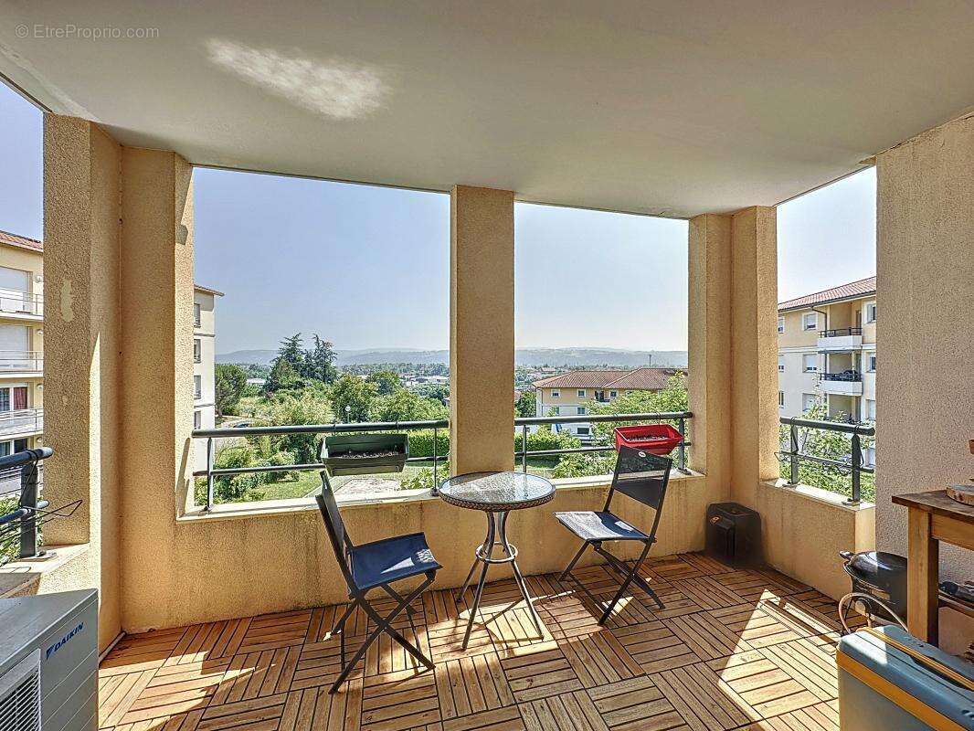 Appartement à GRIGNY