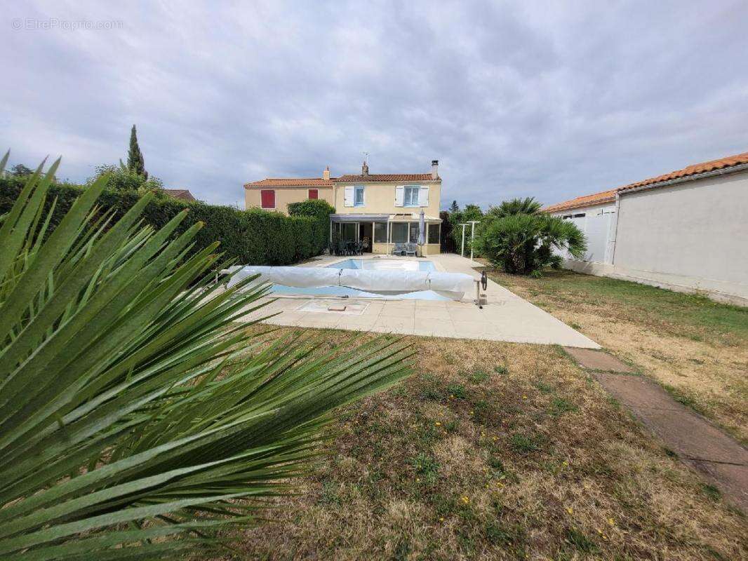 Maison à SAINT-JEAN-D&#039;ANGELY