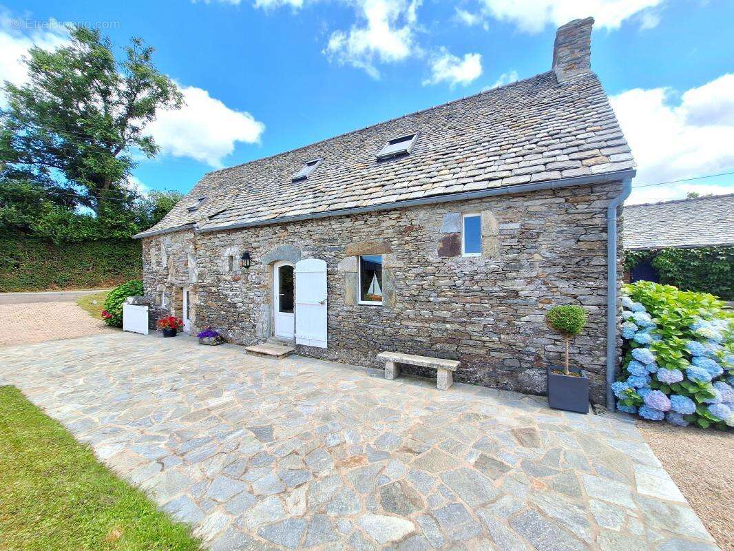 Maison à LOCQUIREC