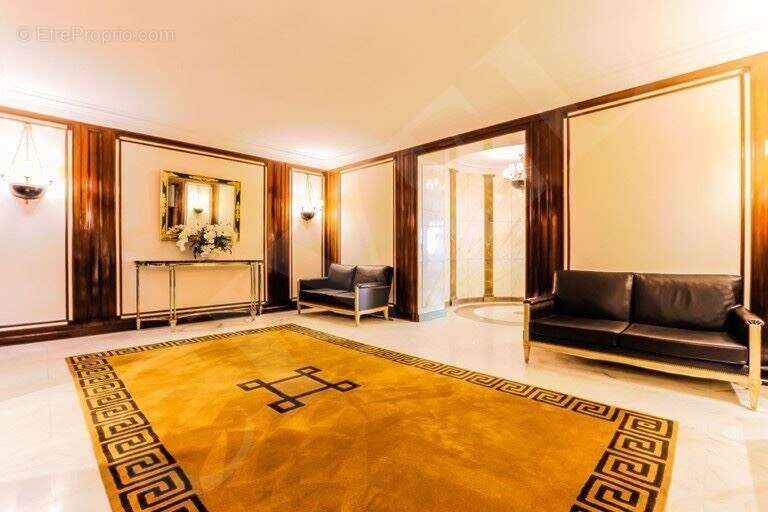 Appartement à PARIS-8E