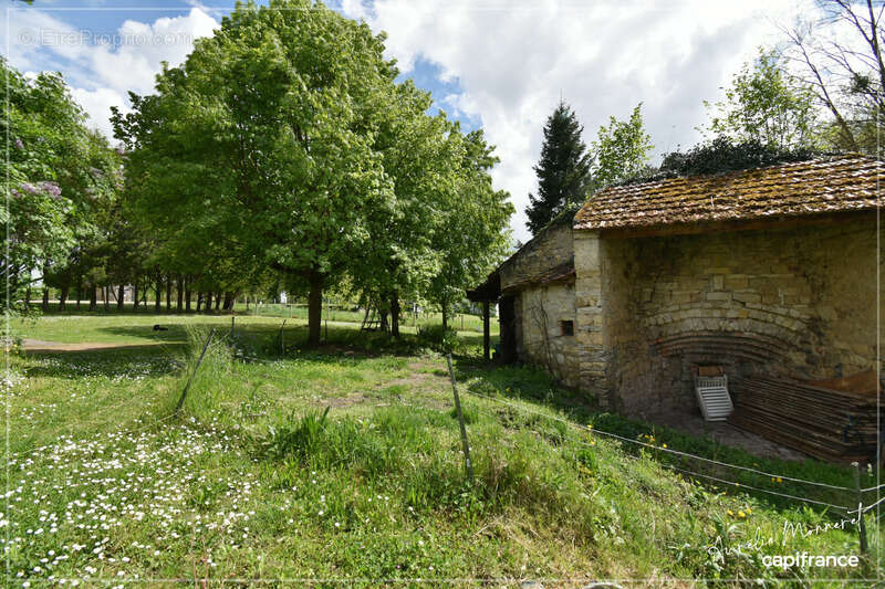 Maison à EPINEUIL-LE-FLEURIEL