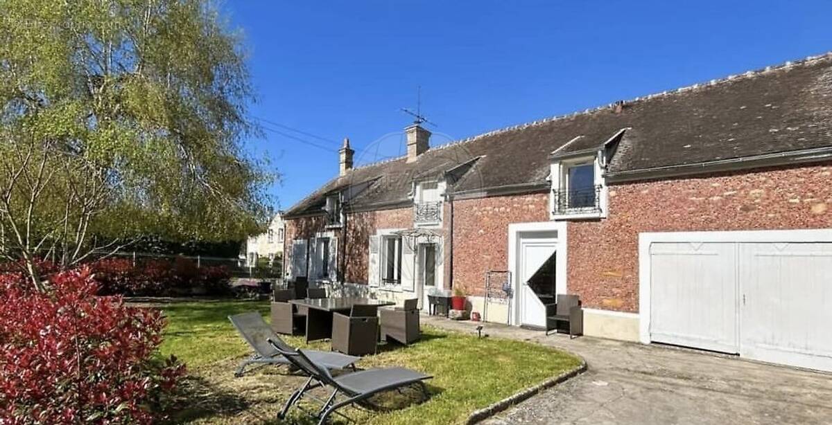 Maison à CHATILLON-LA-BORDE
