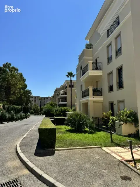 Prestige : Duplex 120m2 en dernier étage - Hyères - photo 13