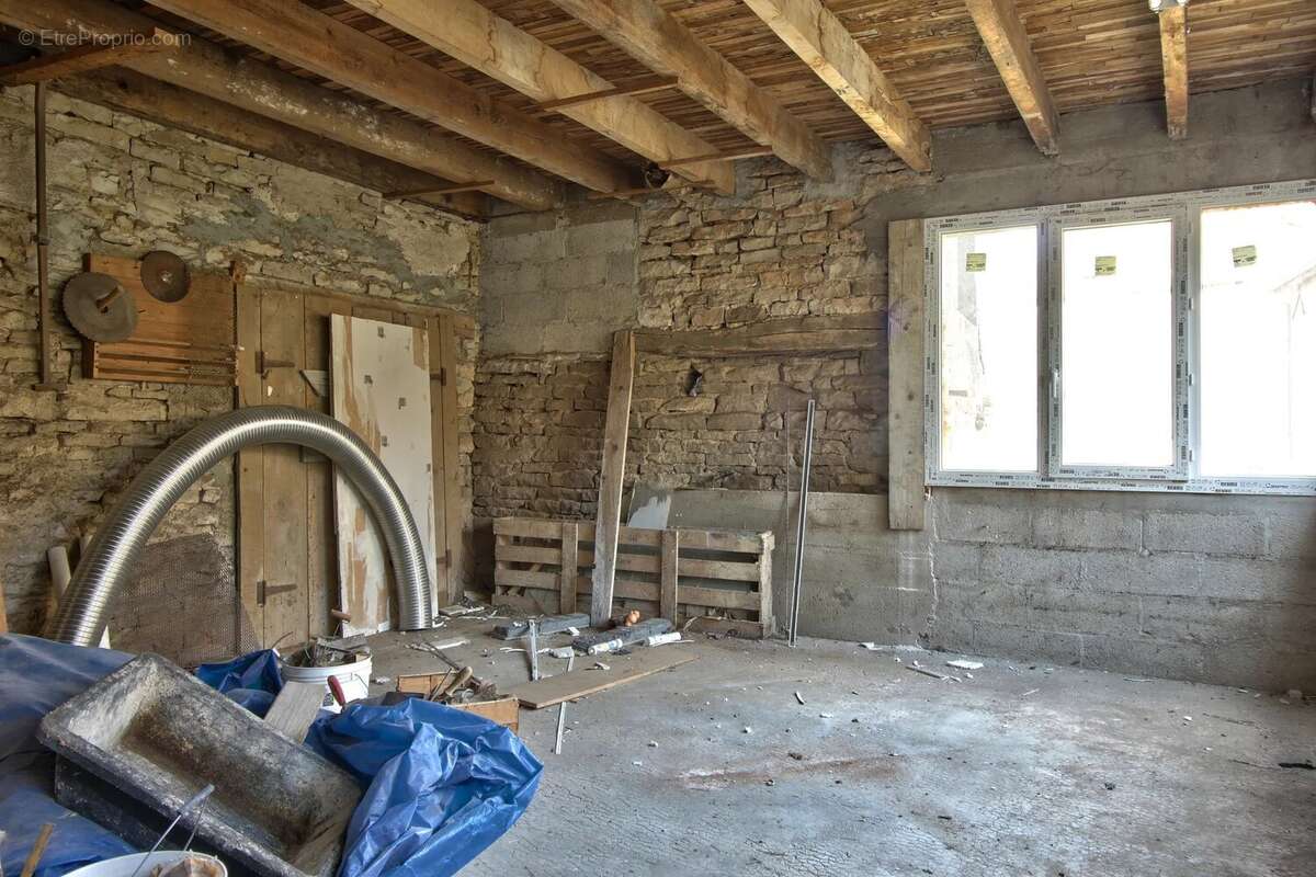 Maison de 86 m², à rénover - photo 10