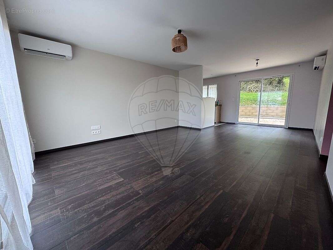 Maison à MONTIGNY-AUX-AMOGNES