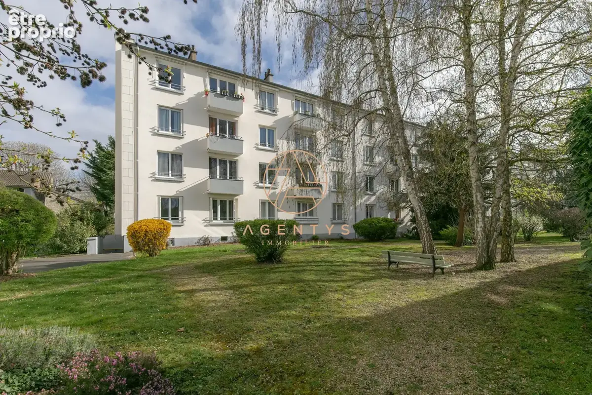Appartement à SAINT-MAUR-DES-FOSSES