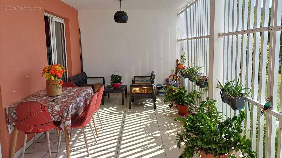 Appartement 87 m² à La Trinite  - photo 2