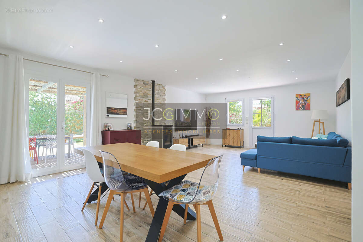Villa T4 de plain-pied avec piscine et garage ! - photo 5